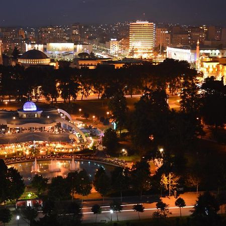Belux Hotel Tirana Exteriör bild