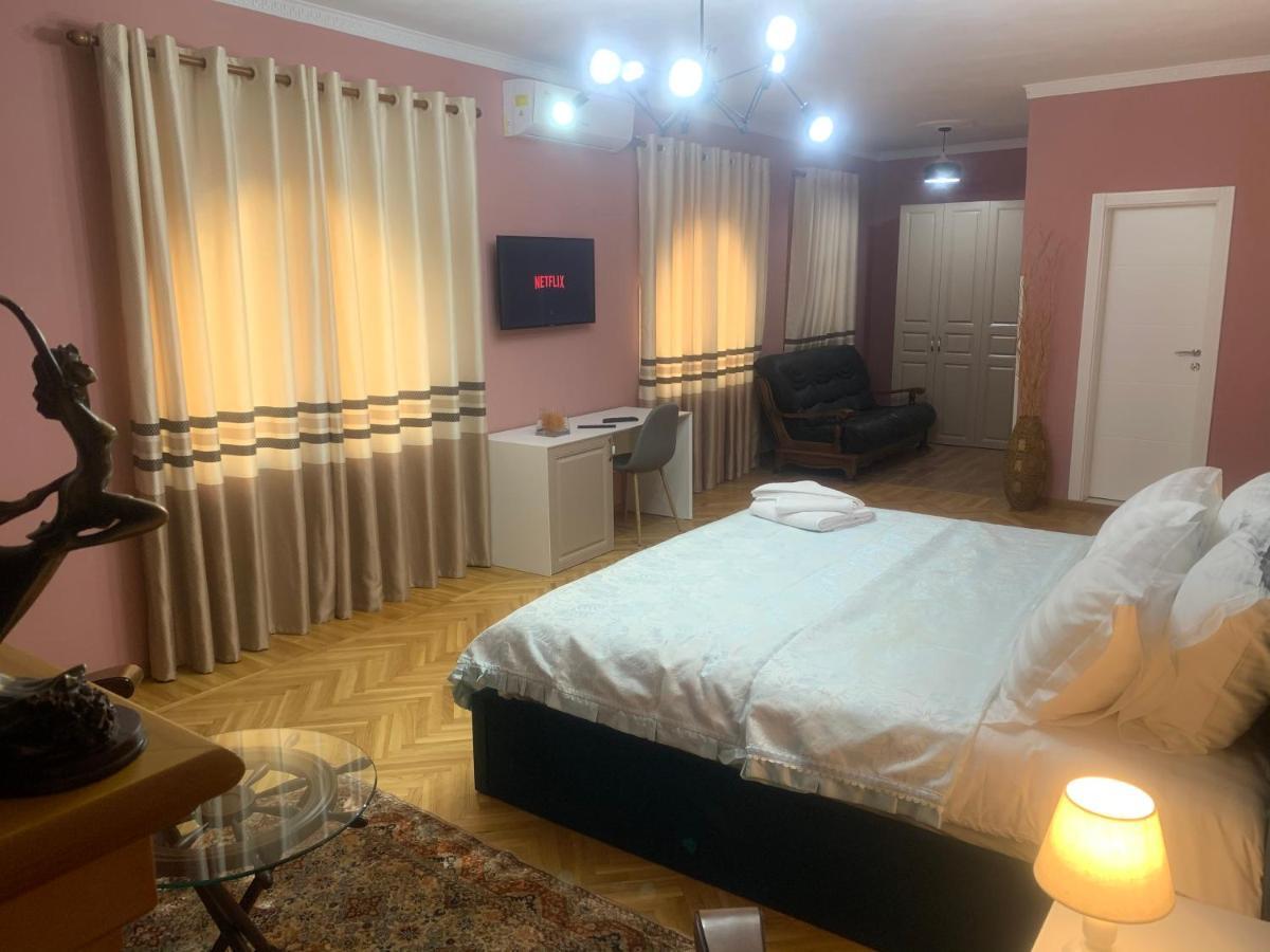 Belux Hotel Tirana Exteriör bild