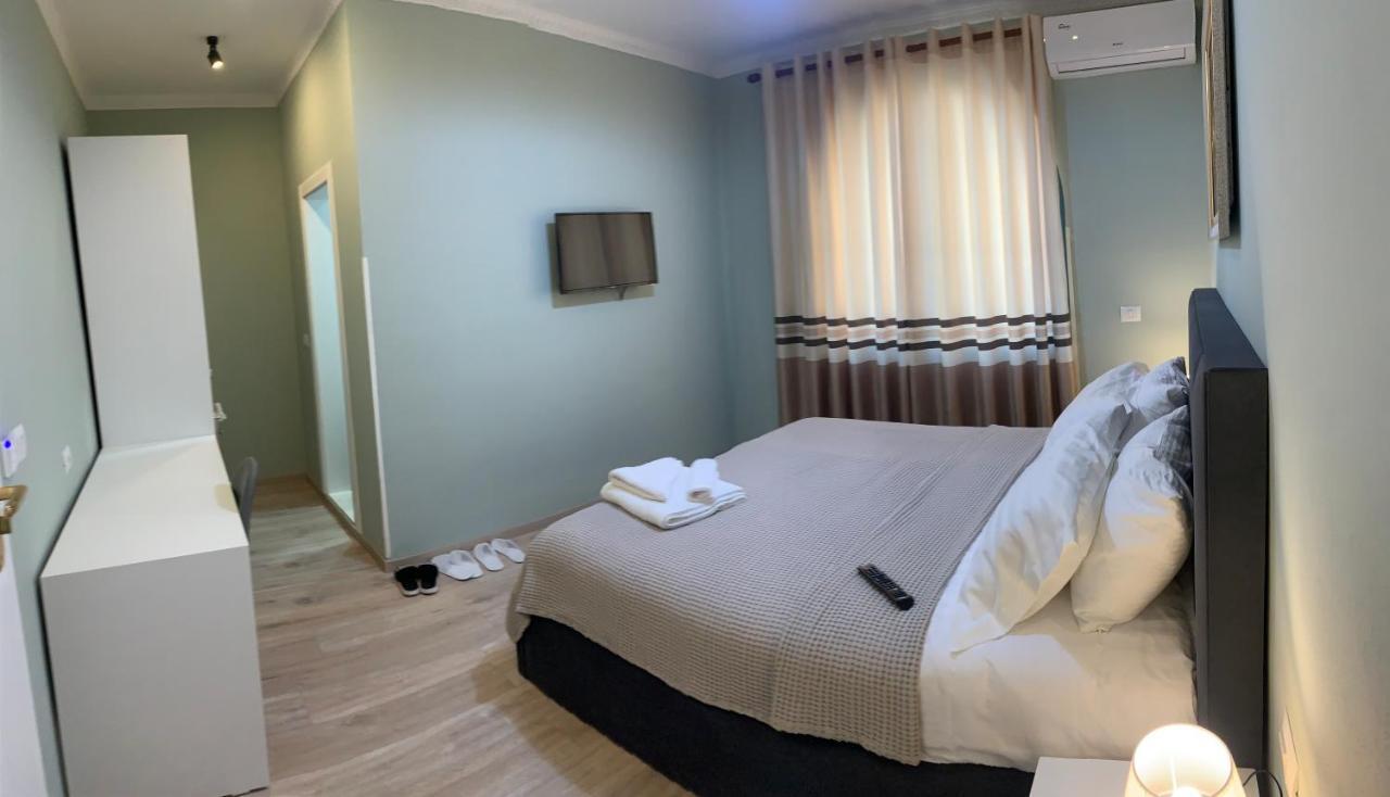 Belux Hotel Tirana Exteriör bild