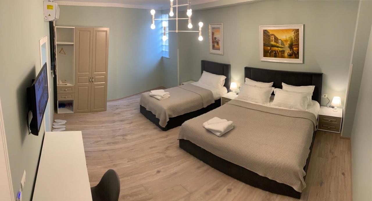 Belux Hotel Tirana Exteriör bild