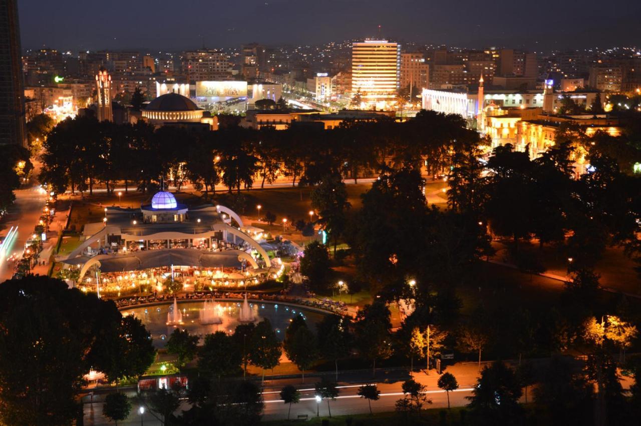 Belux Hotel Tirana Exteriör bild