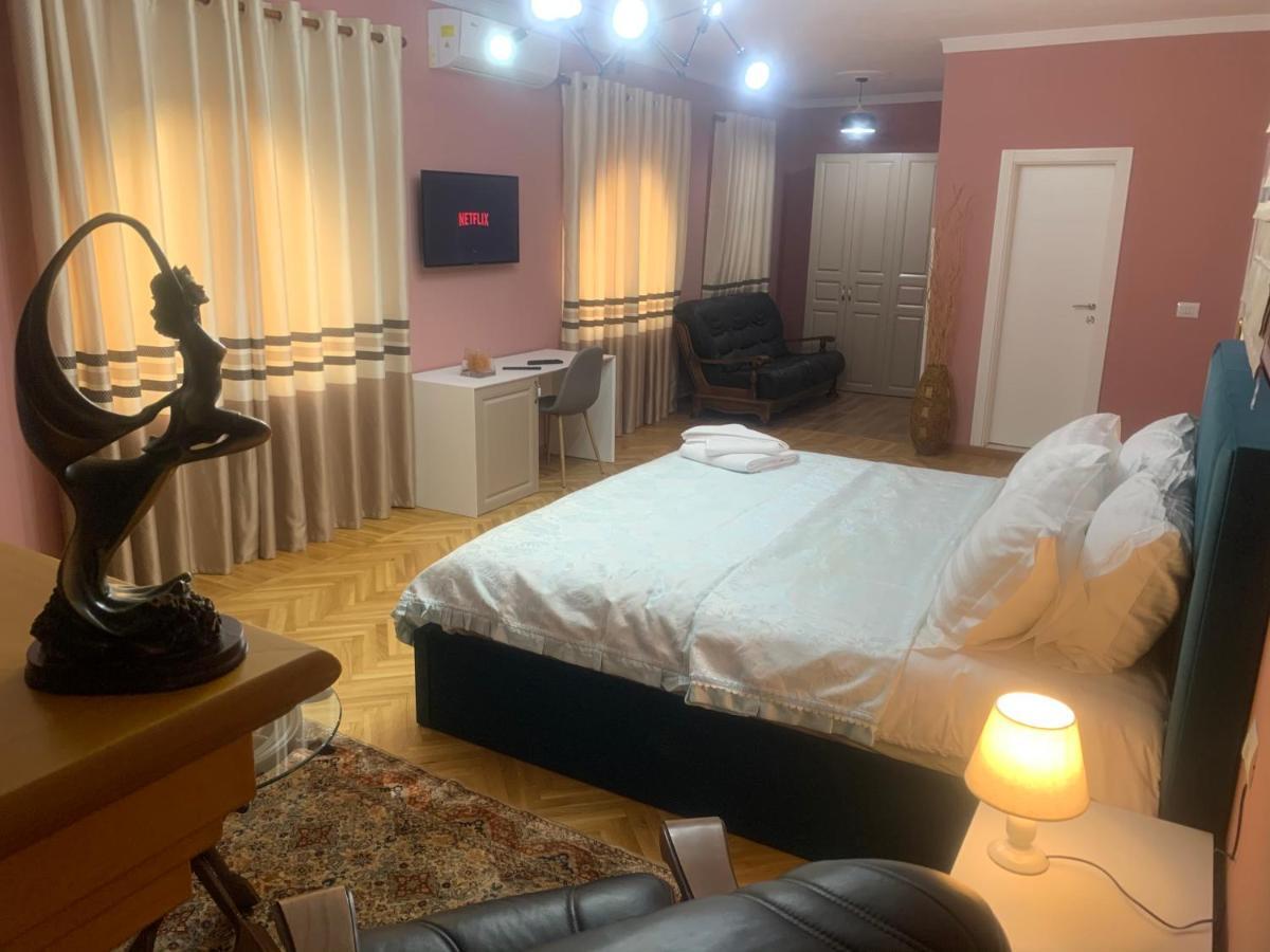 Belux Hotel Tirana Exteriör bild